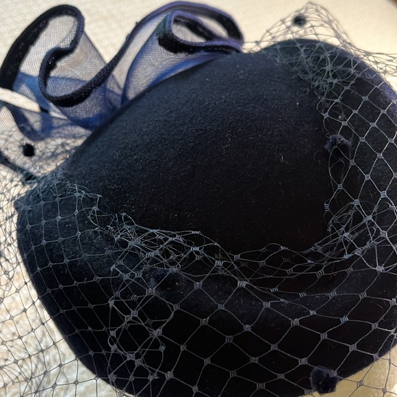 Doeskin 100% wool vintage navy blue hat made by Bollman Hat Co., veil & mesh bow - Picture 10 of 12